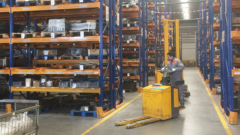 上海某電子廠(chǎng)內(nèi)燃叉車(chē)案例