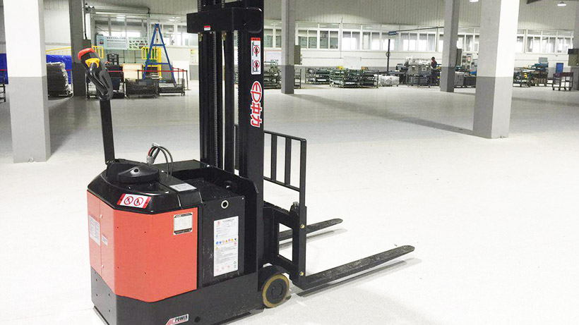 興合叉車分享電動(dòng)堆高車的一些使用小常識(shí)！